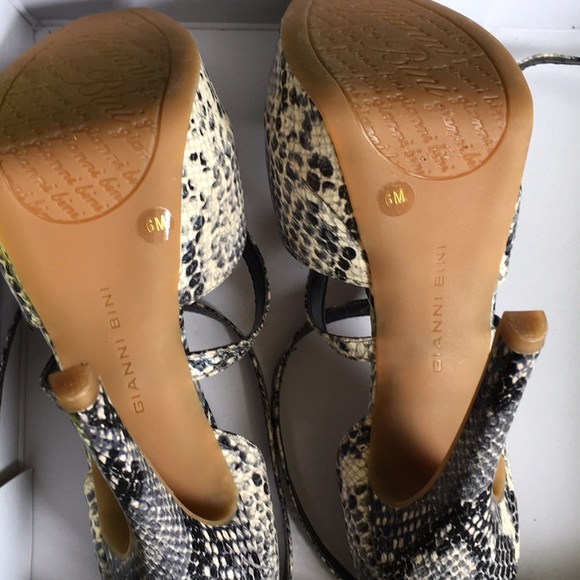 Platform shoes - Picture 3 of 3